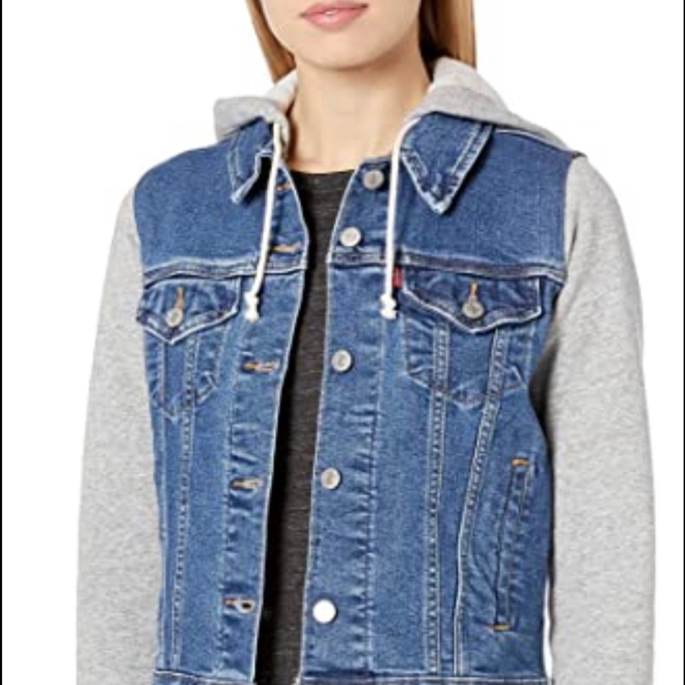 Like new jean jacket tag was taken off because it was a gift.